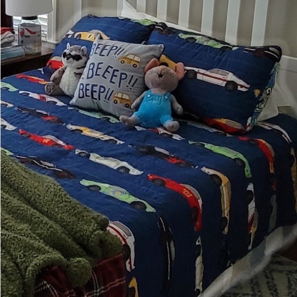 Kids' navy reversible Race Car Bedding Set full queen